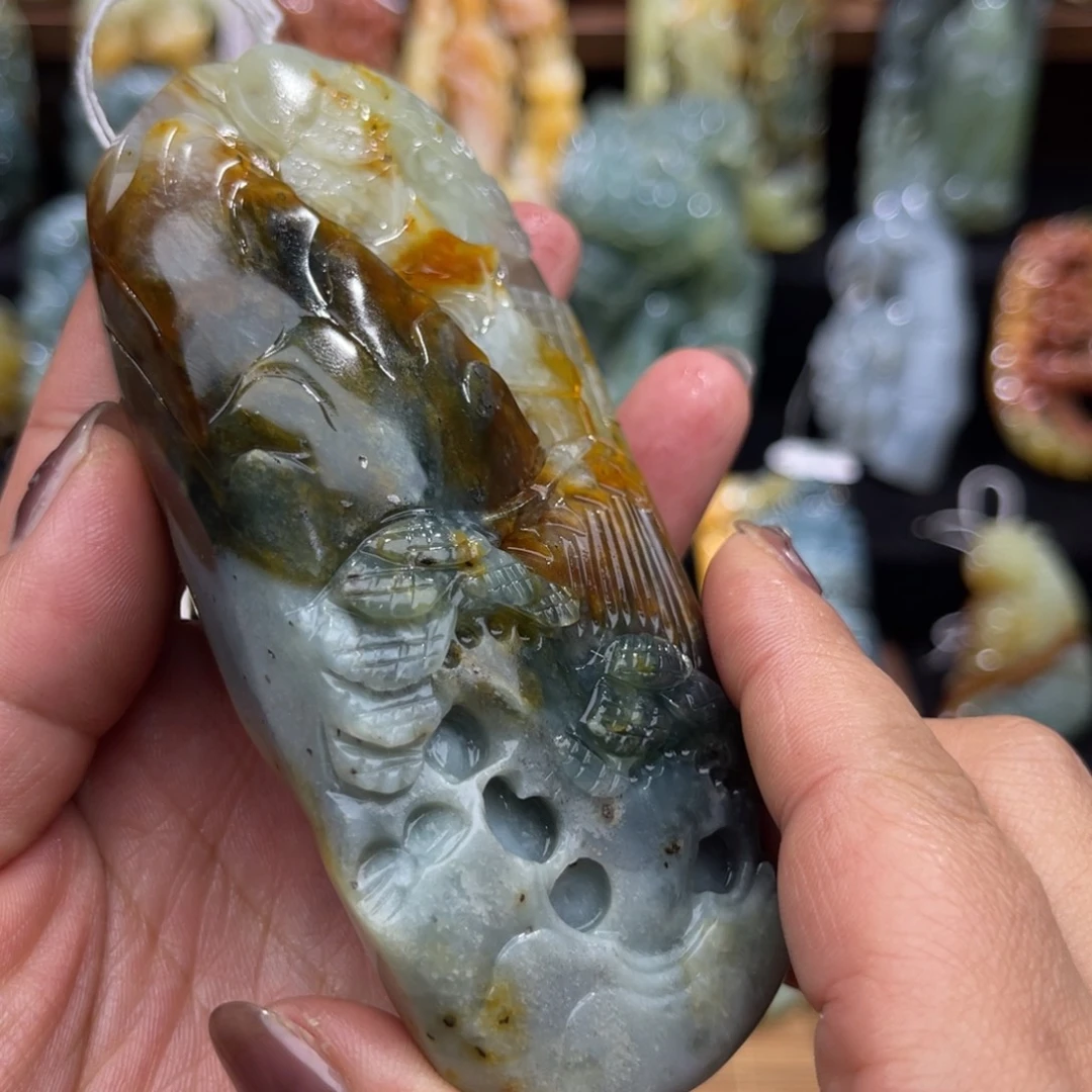 蛇纹石玉未镶嵌颈饰