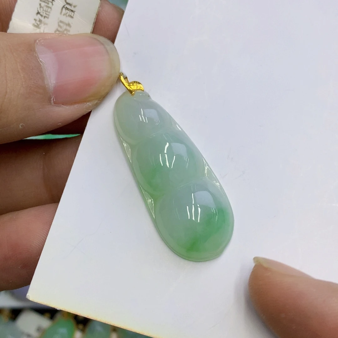 翡翠18K金镶嵌颈饰翡翠