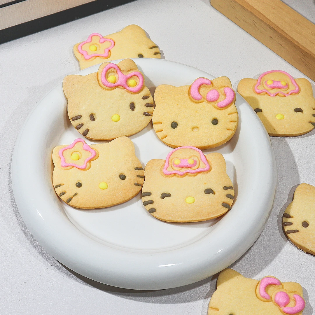 kitty猫糖霜零食奶油 干手工卡通礼盒甜品曲奇饼干生日儿童摆台满
