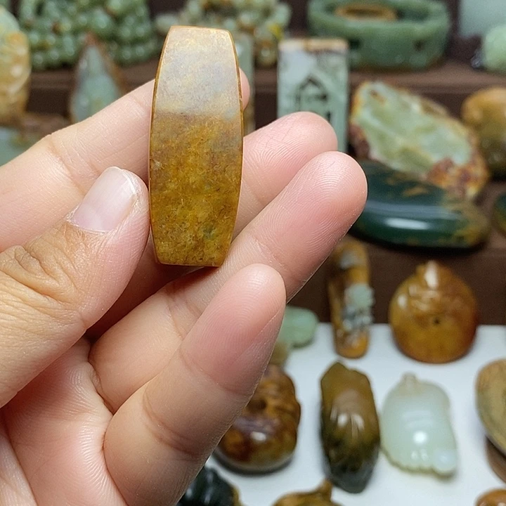 佳***！岫岩河磨玉（透闪石质玉）未镶嵌颈饰