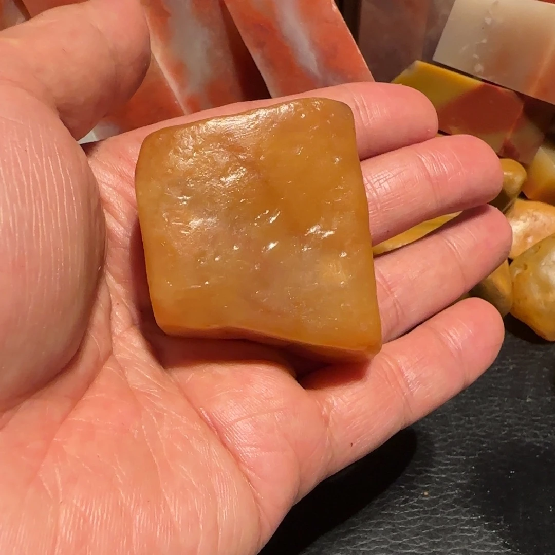 乘***8老挝石田黄原石．．．．