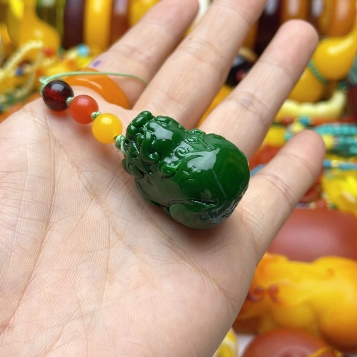 树脂制品62号手机挂