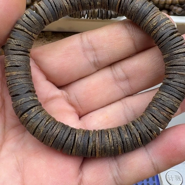 亲***宁手串沉香张勺子手串15克