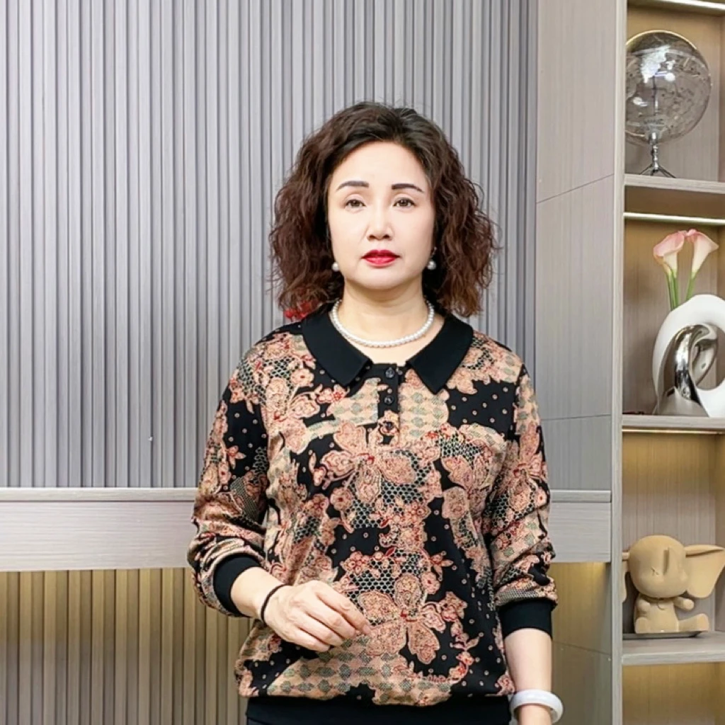 宽松型秋季中老年女装妈妈装长袖袖时尚加绒女装显瘦翻领上衣