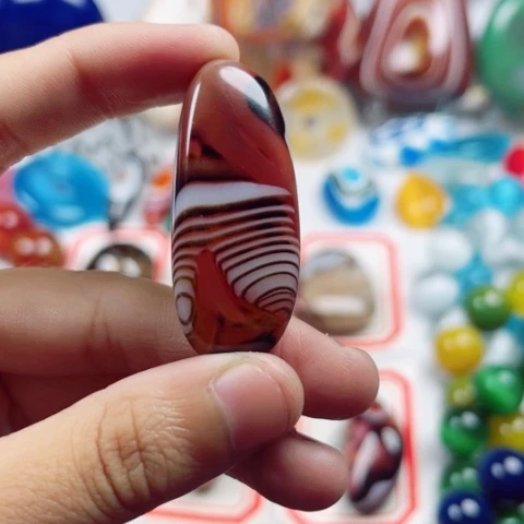 玛瑙/玉髓耳饰未镶嵌阳****后