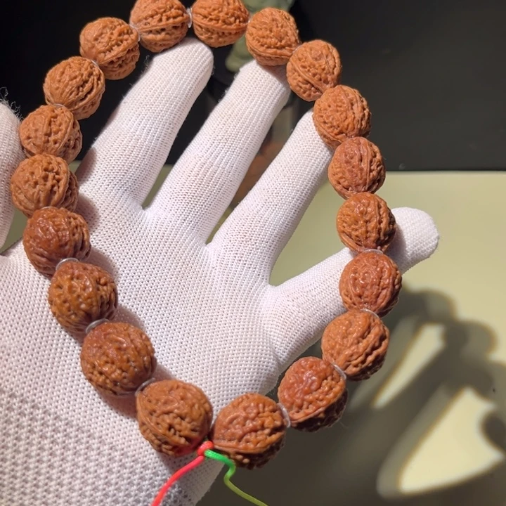 小***铺文玩核桃手串…………