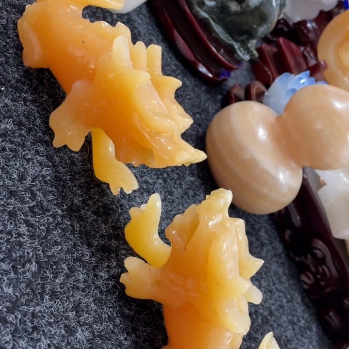 王***红玉龙鱼雕刻摆件特价