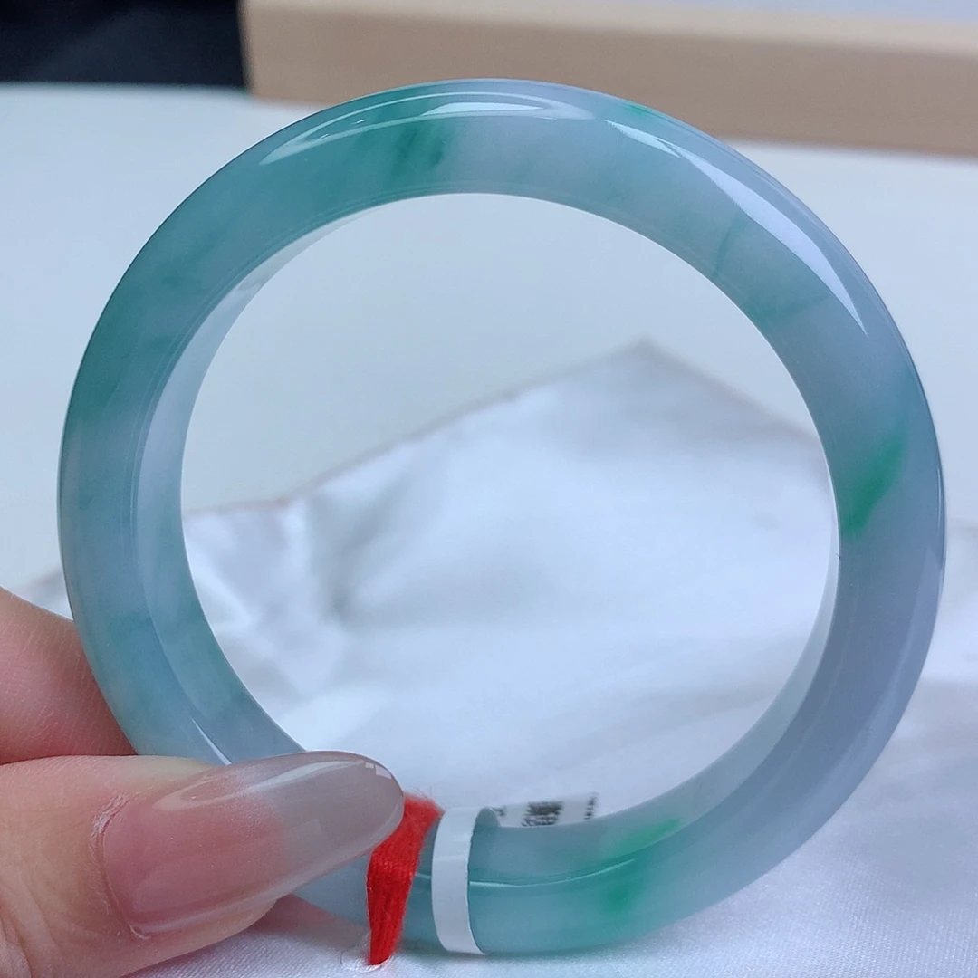 翡翠手镯未镶嵌55:5圈口