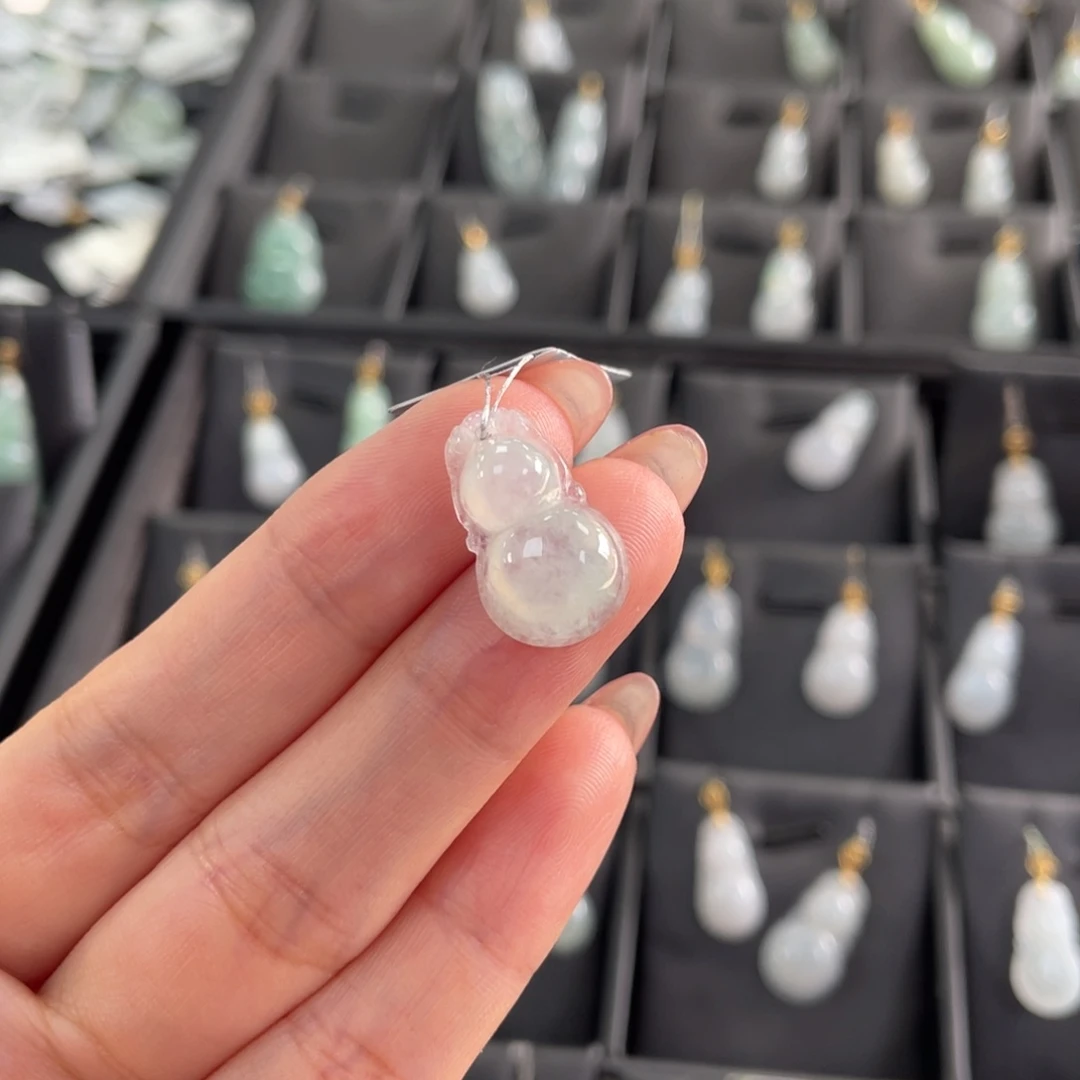 翡翠颈饰未镶嵌葫芦