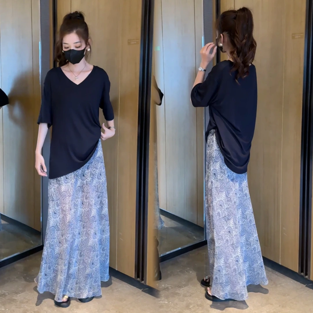2025夏季韩版时尚慵懒风V领宽松短袖T恤+高腰青花瓷半身裙套装