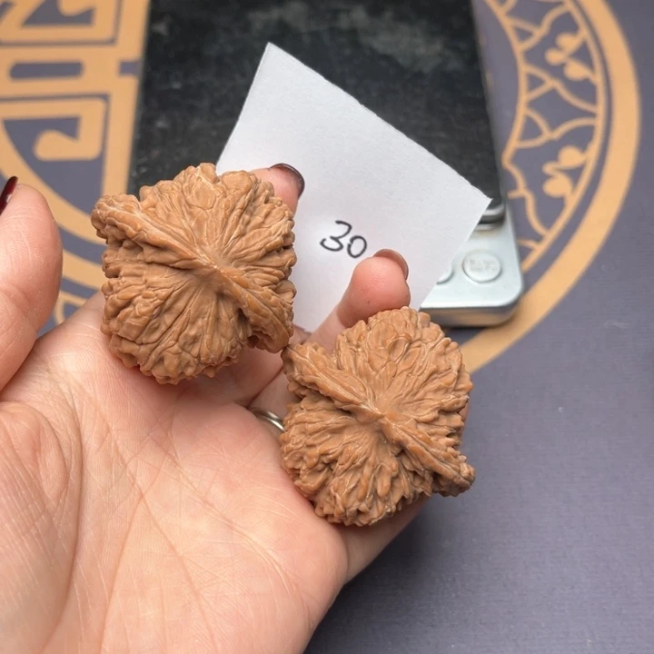 文玩核桃把件44四座楼 30号