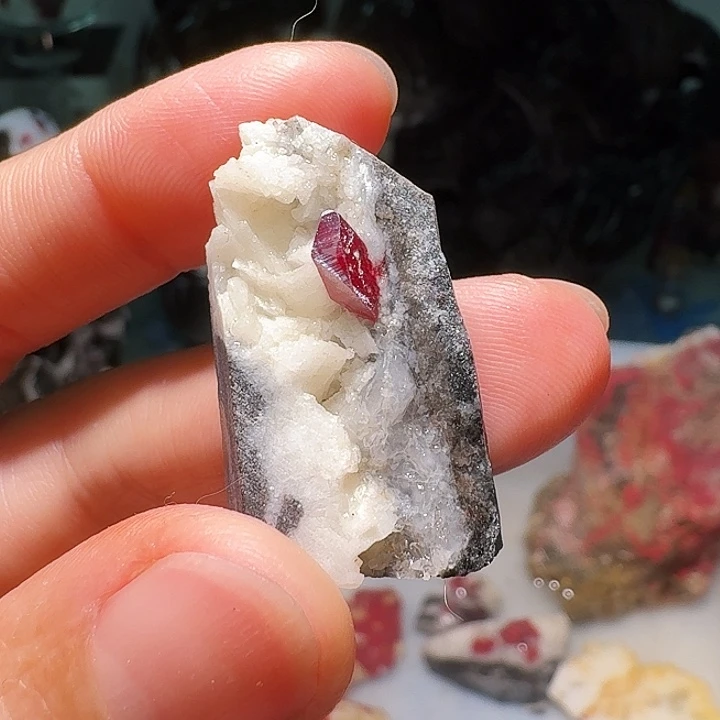 爱***动天然辰砂天然朱砂原矿石小晶体