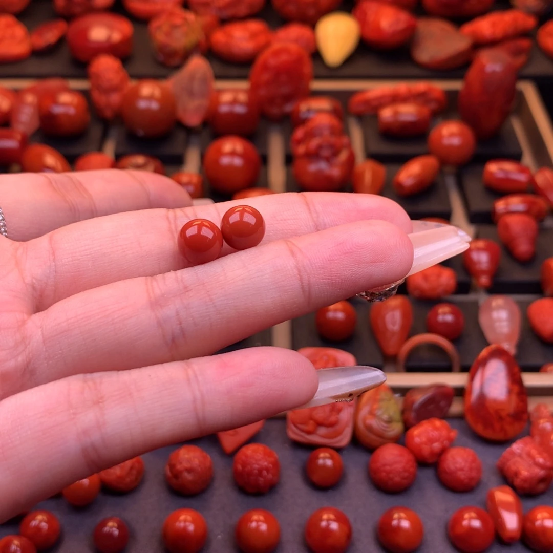 南红玛瑙未镶嵌川料原矿圆珠对珠8mm