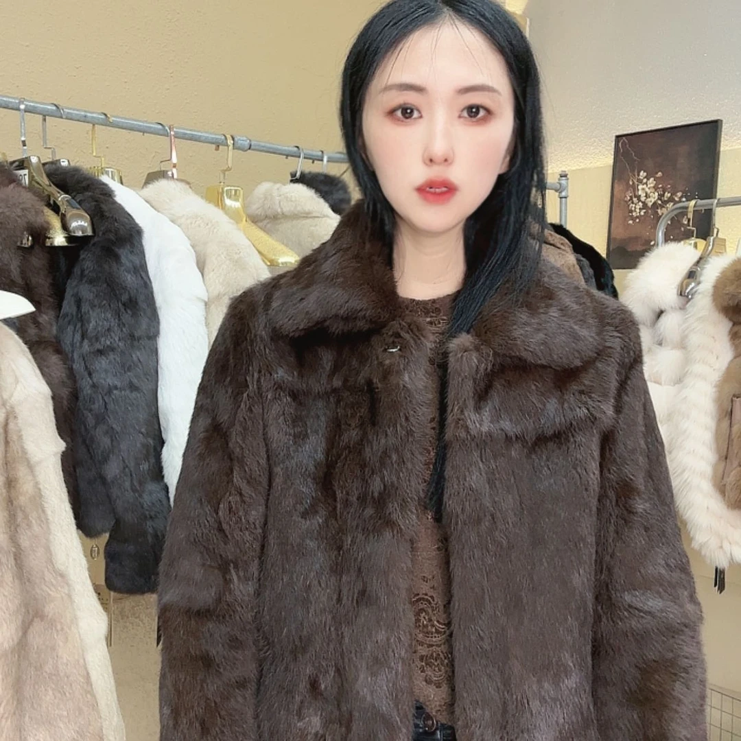 【闪购商品】兔毛外套搭配