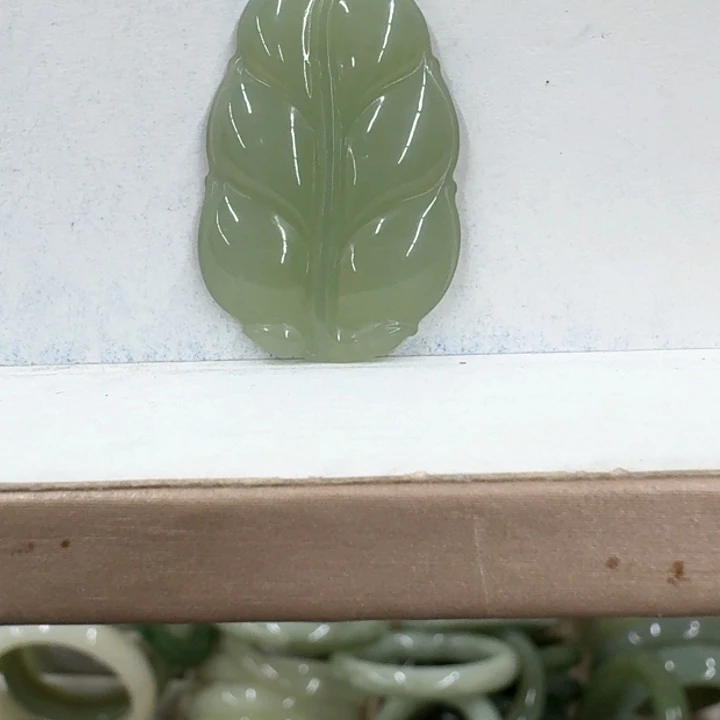 静***然和田玉未镶嵌手镯