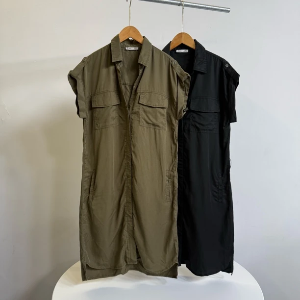 A162251翻领天丝短袖工装风收腰暗扣双口袋连衣裙