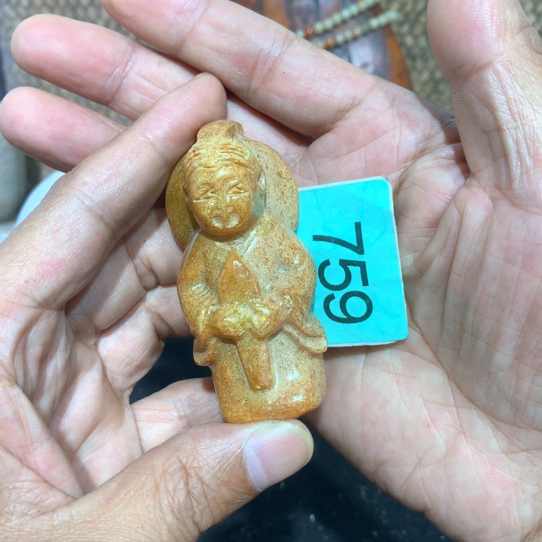 透闪石-蛇纹石玉未镶嵌颈饰
