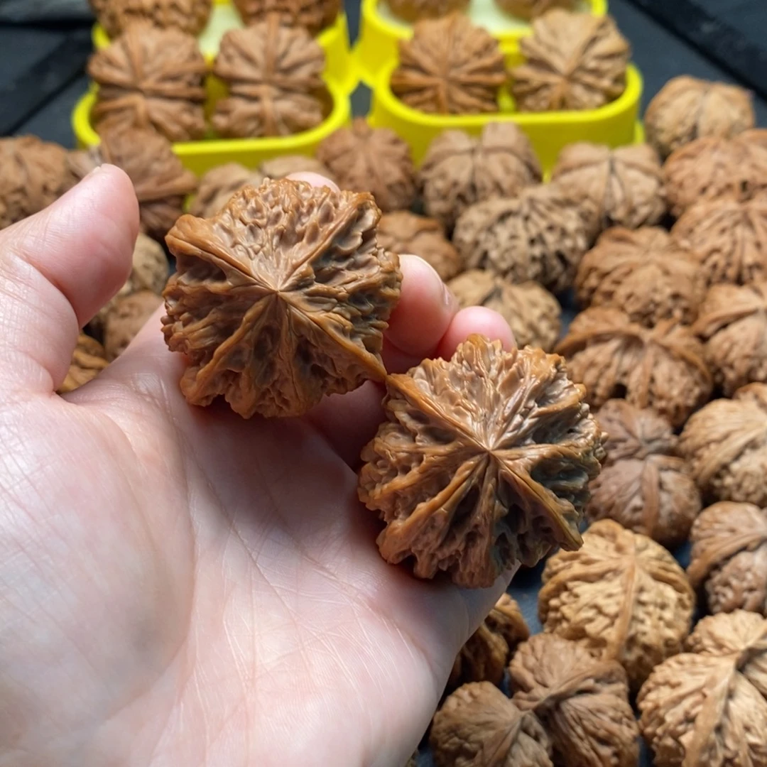 文玩核桃把件45野牛四棱