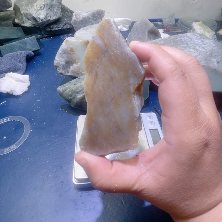 和田玉未镶嵌珠宝半成品