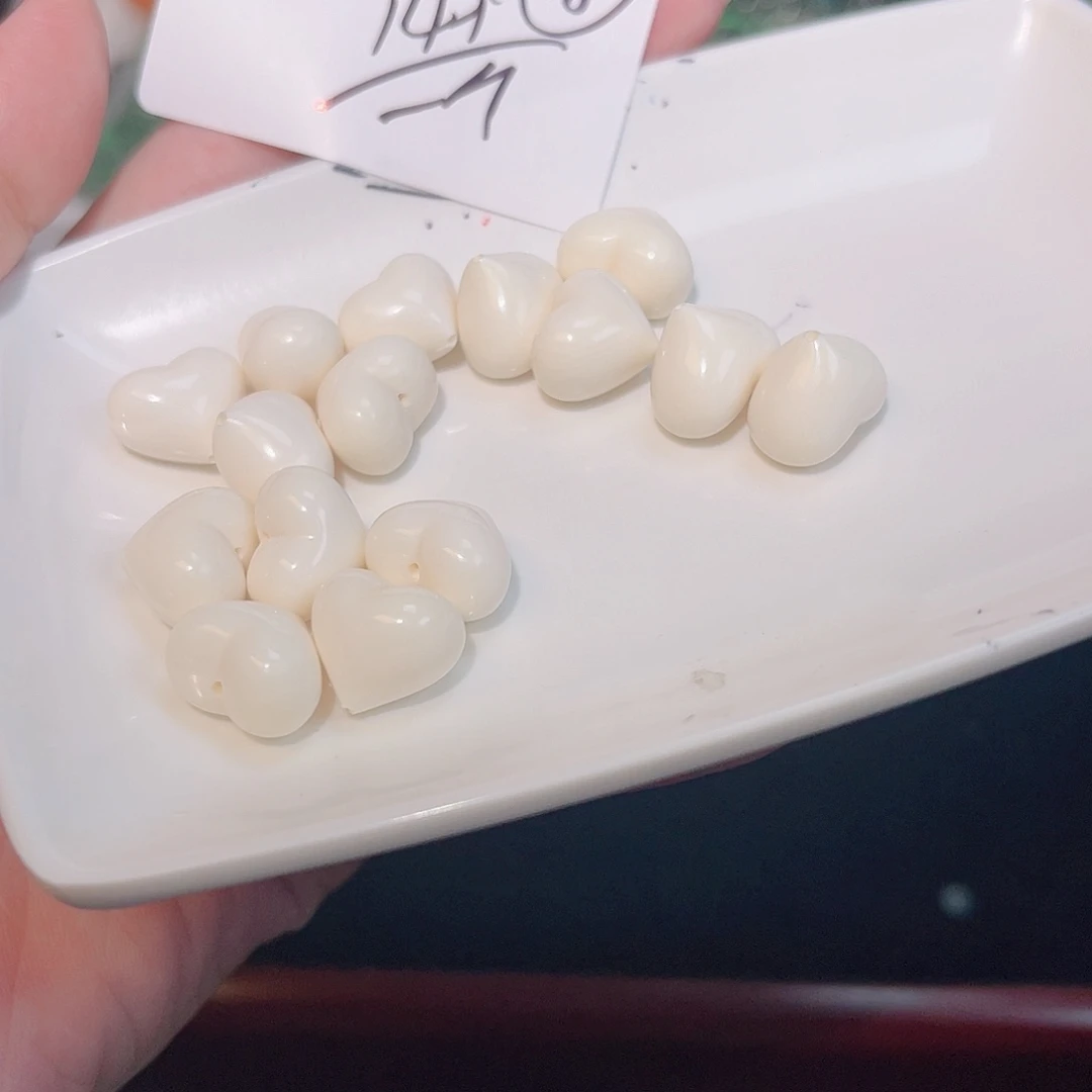 未镶嵌珠宝半成品水晶118 。