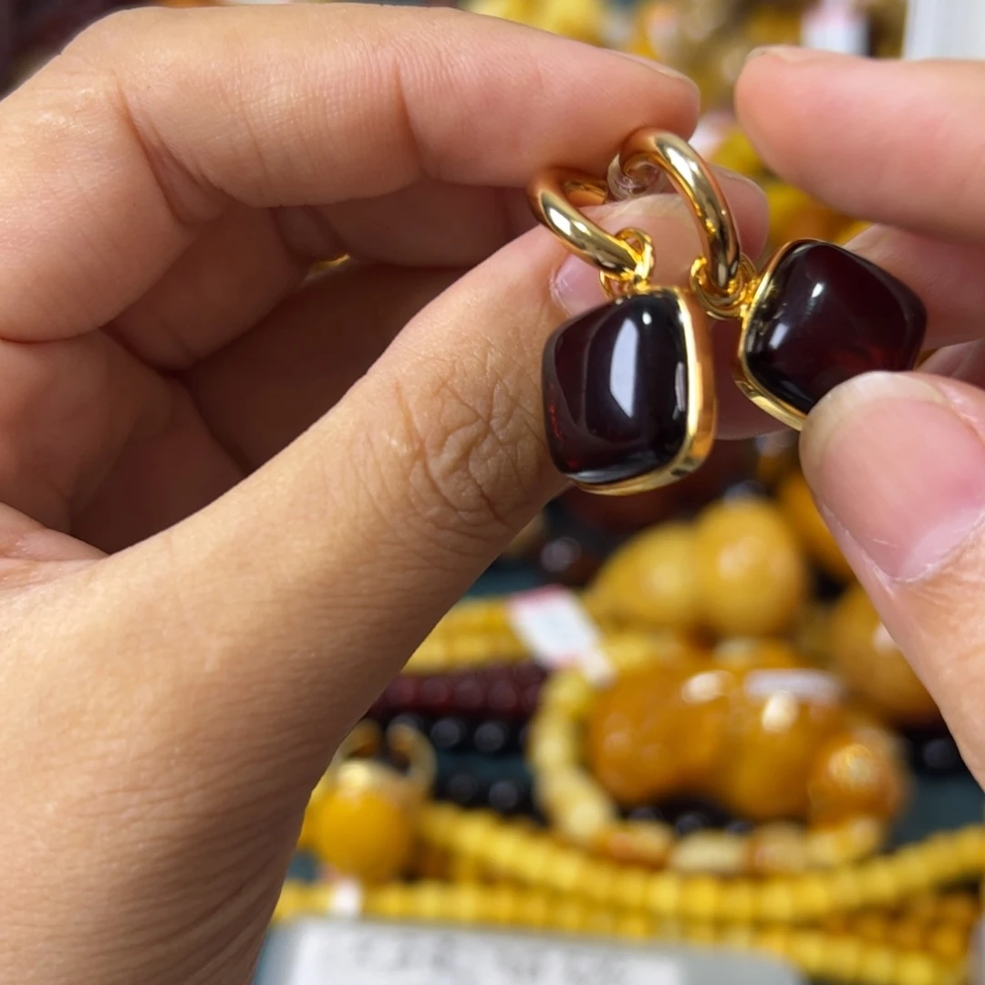 未镶嵌琥珀珠宝奇石981