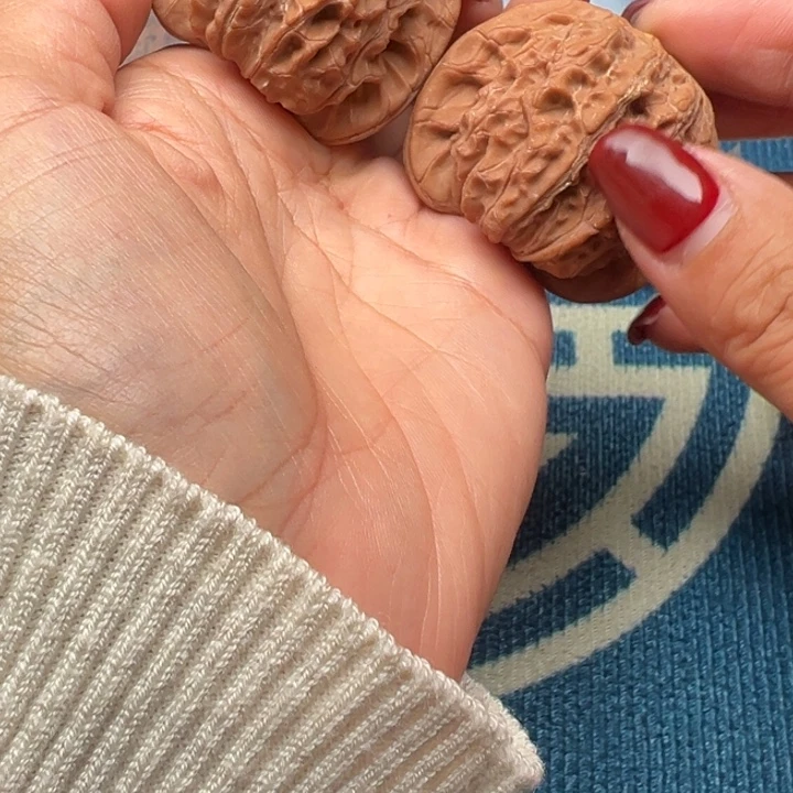 吊坠桃核文玩雪麒麟46