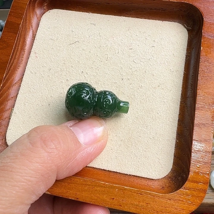 J***进和田玉未镶嵌手绳