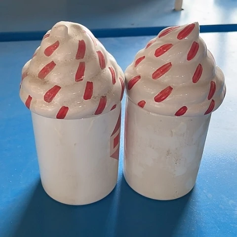 微瑕，不能明火，口径8高度10，2套