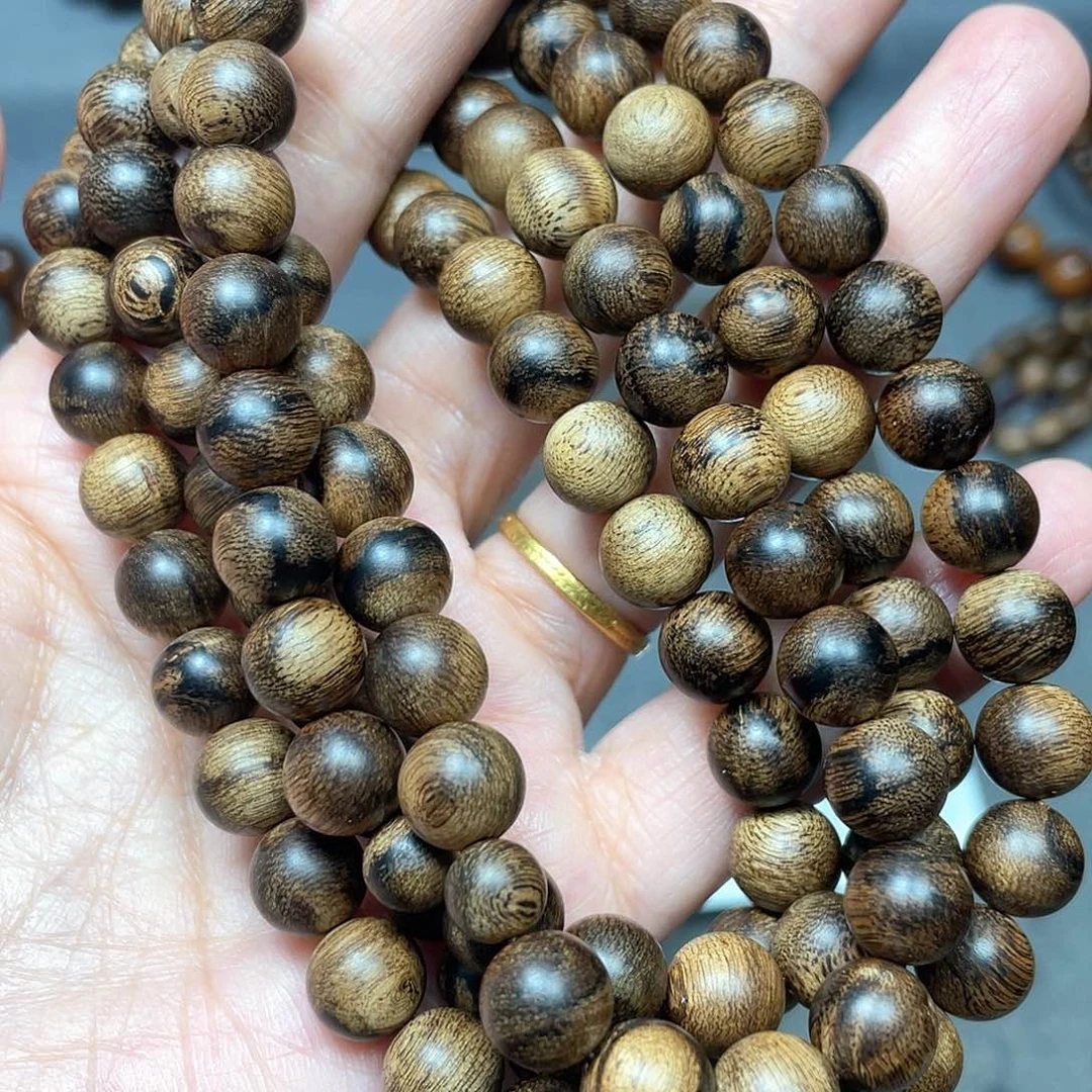 沉香手串白棋瘤疤0.8