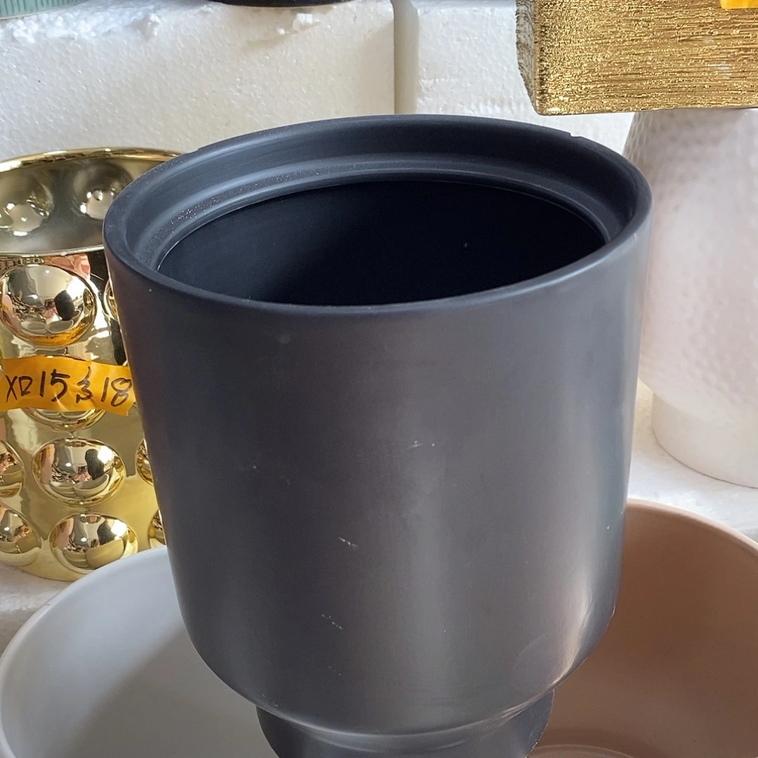摆件陶盆有孔 瑕疵介意勿拍