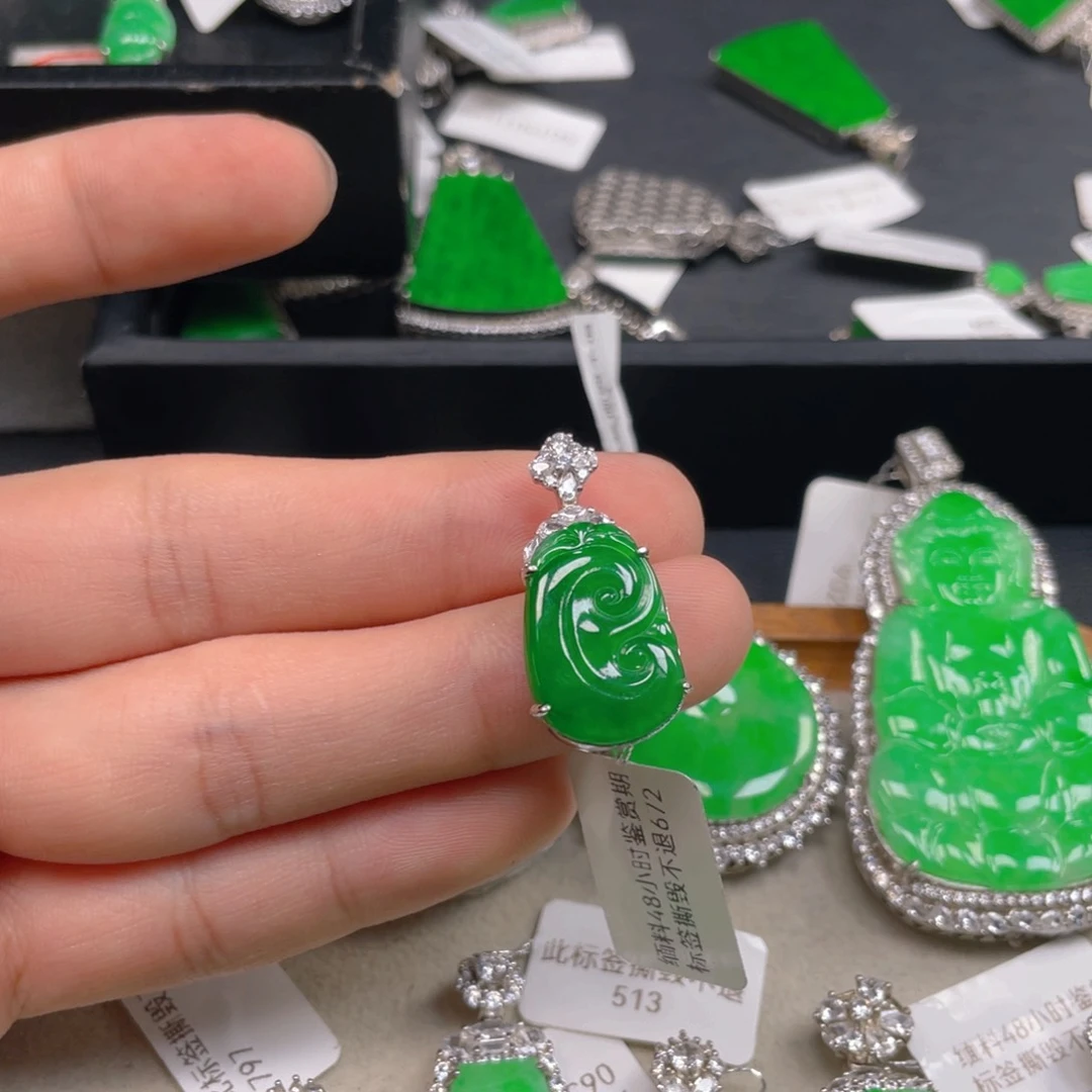 颈饰银S925镶嵌翡翠