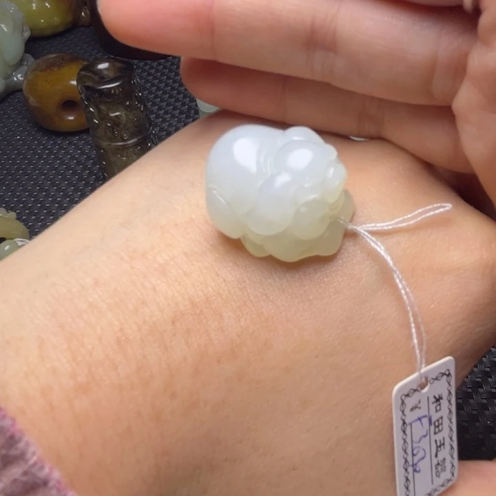 和田玉（糖玉）未镶嵌颈饰