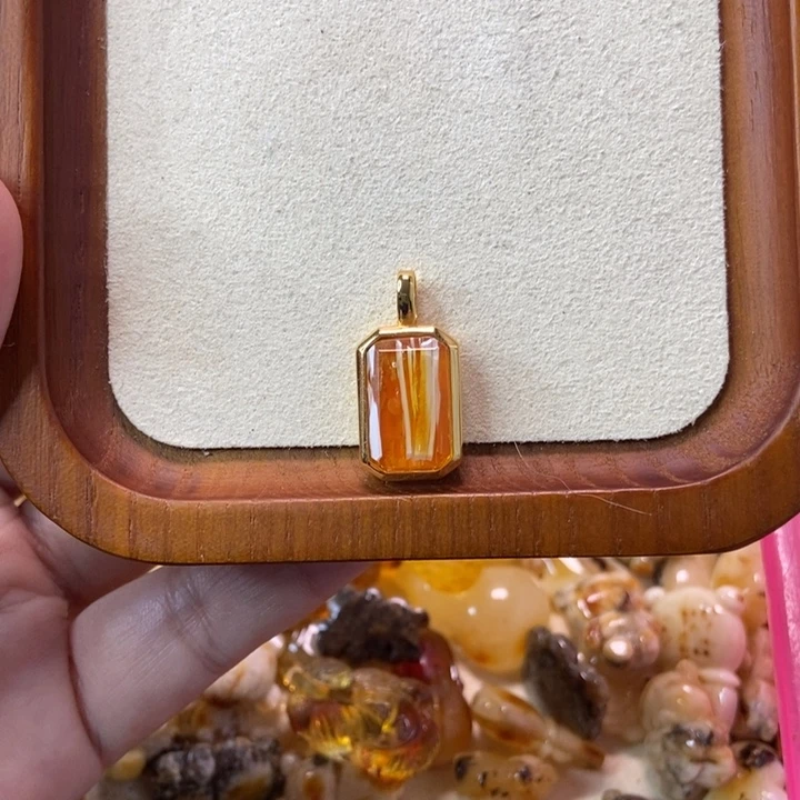 琥珀未镶嵌珠宝奇石