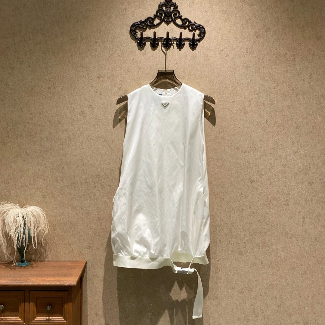 99新 Prada/普拉达 再生尼龙三角标腰带锁扣连衣裙/36码/33130