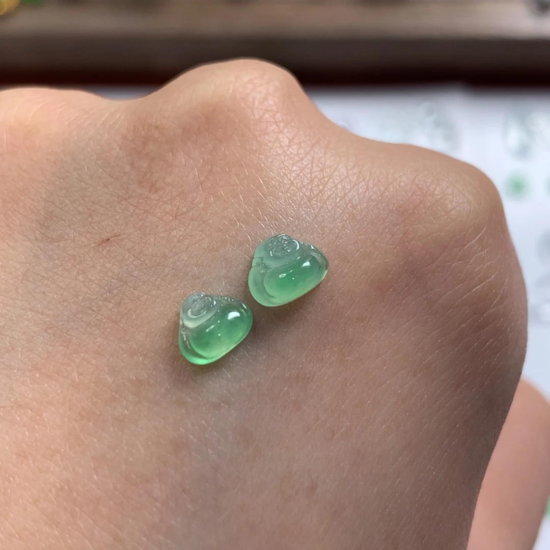 翡翠未镶嵌颈饰薄荷绿小佛公可可爱爱