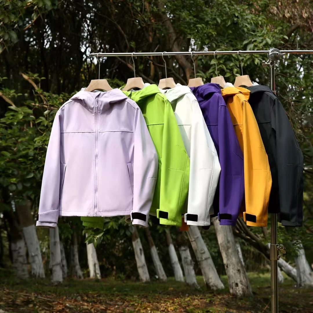 多功能性户外软壳冲锋衣防泼实用连帽外套D501