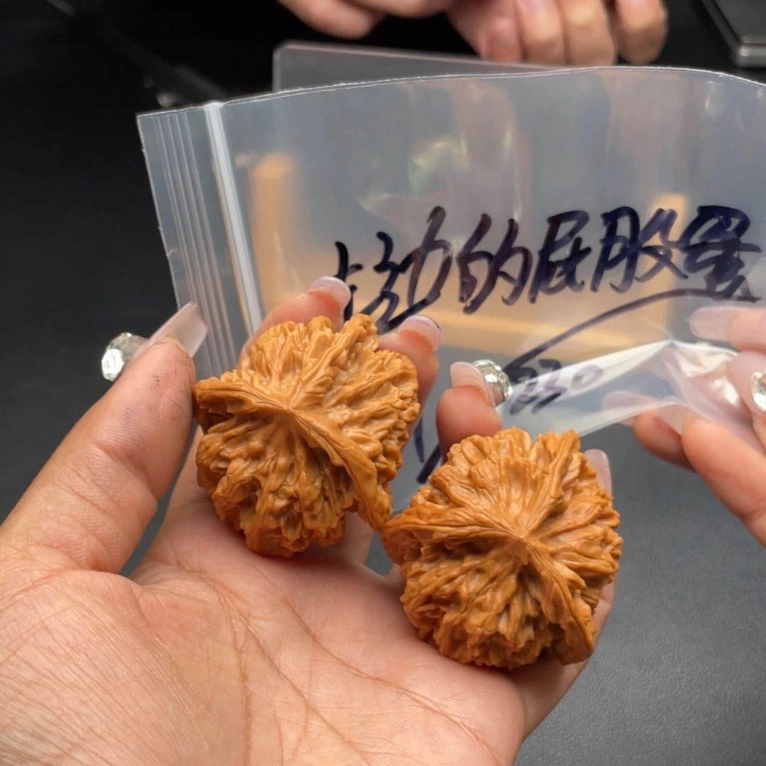 左***下文玩核桃把件51尺寸秦王三棱