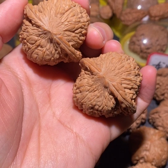 文玩核桃把件41全品绣球