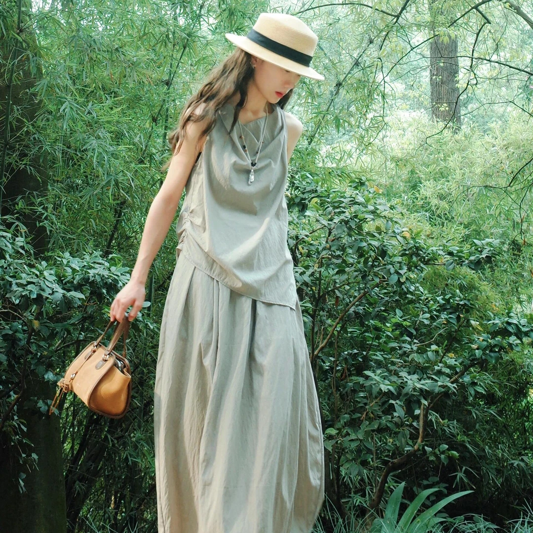 极简风穿搭女2025夏季法式气质无袖套头背心上衣休闲半身裙两件套