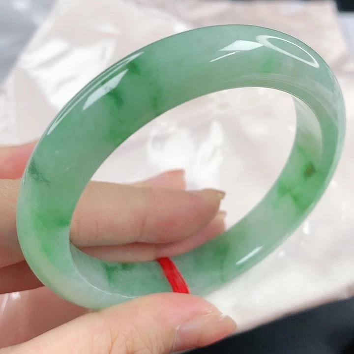 未镶嵌手镯翡翠，700