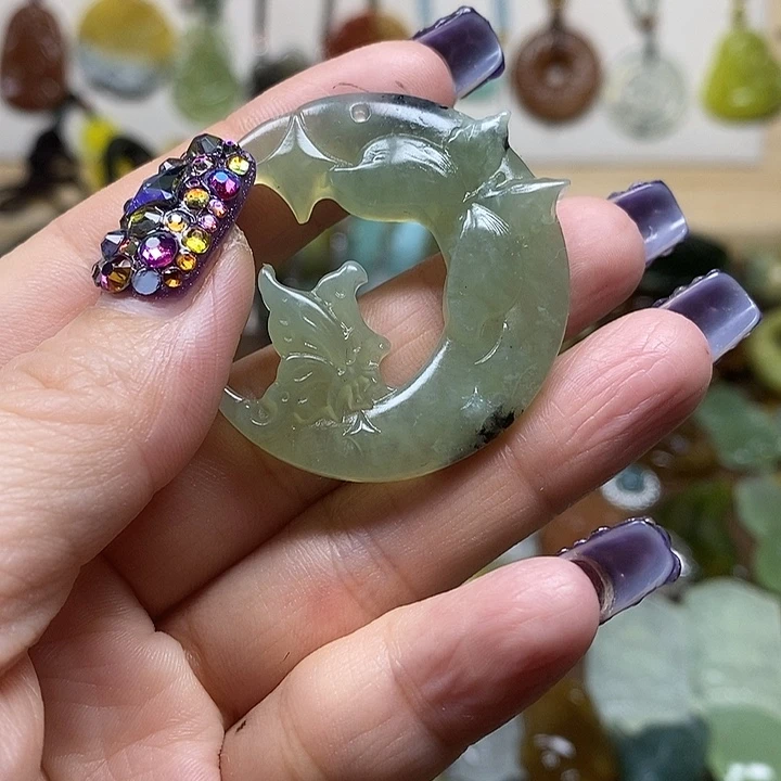 蛇纹石玉吊坠未镶嵌