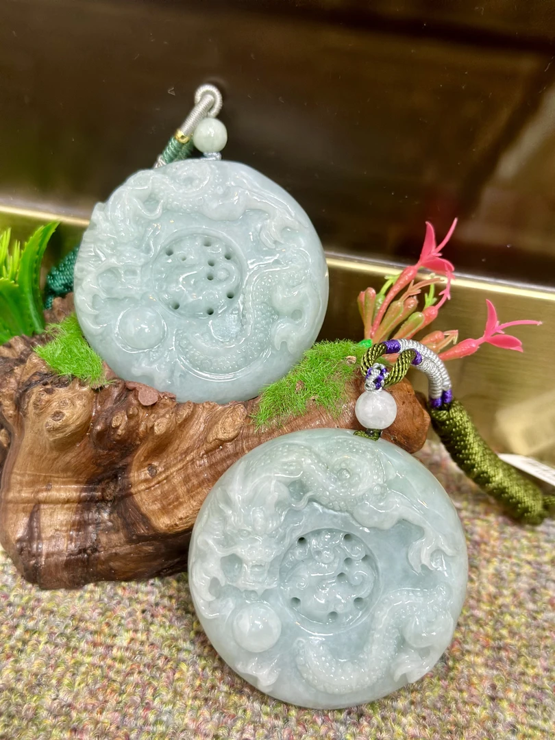 天然A货翡翠龙牌（多样性发其一）