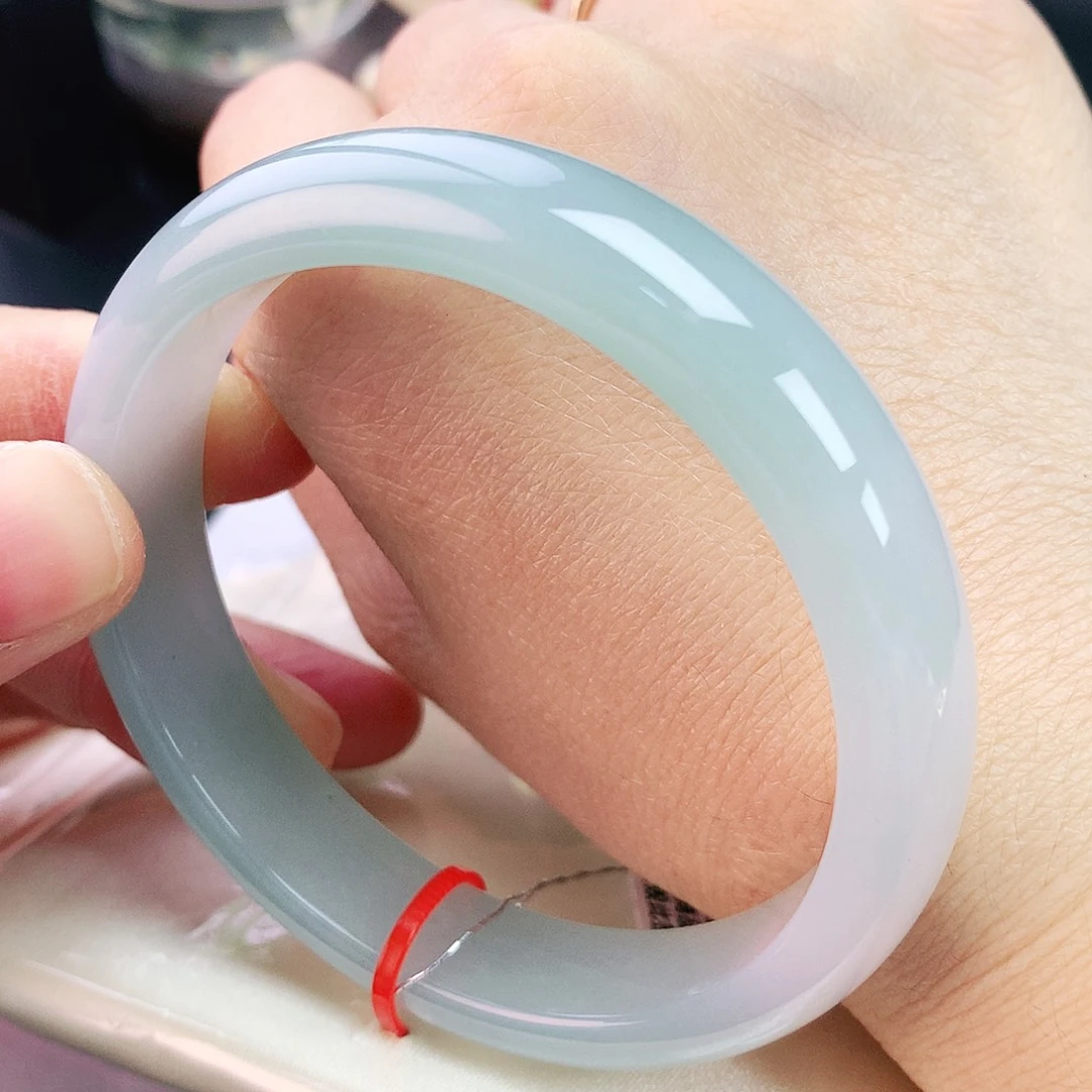 翡翠手镯未镶嵌58圈