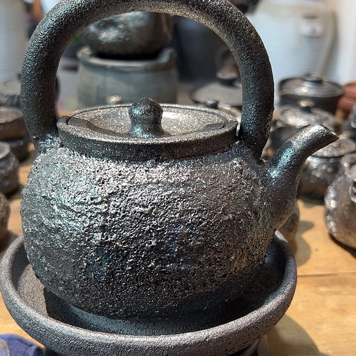 我***山白膳泥和独连碳荥经黑砂提梁壶一把