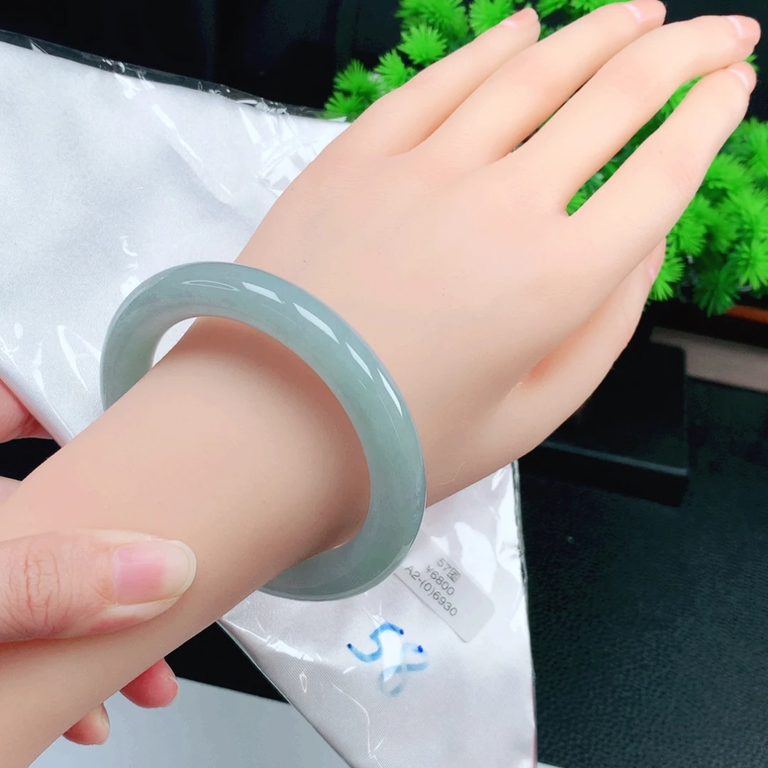翡翠未镶嵌手镯57圈