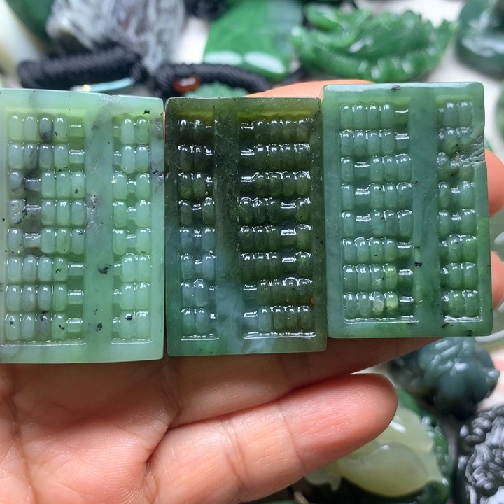 *****和田玉未镶嵌颈饰