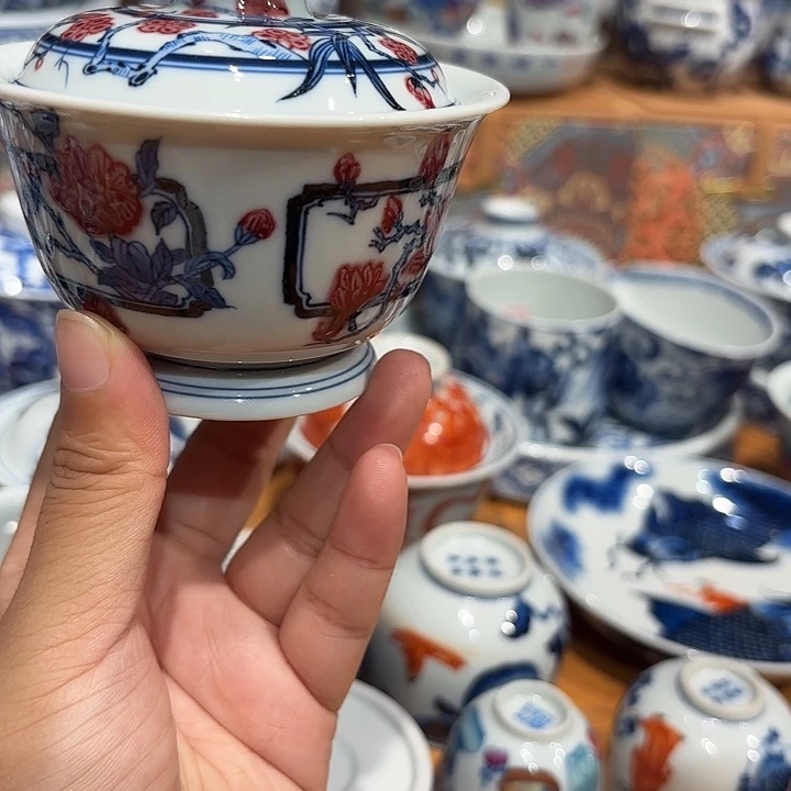 青花釉里红盖碗哈哈