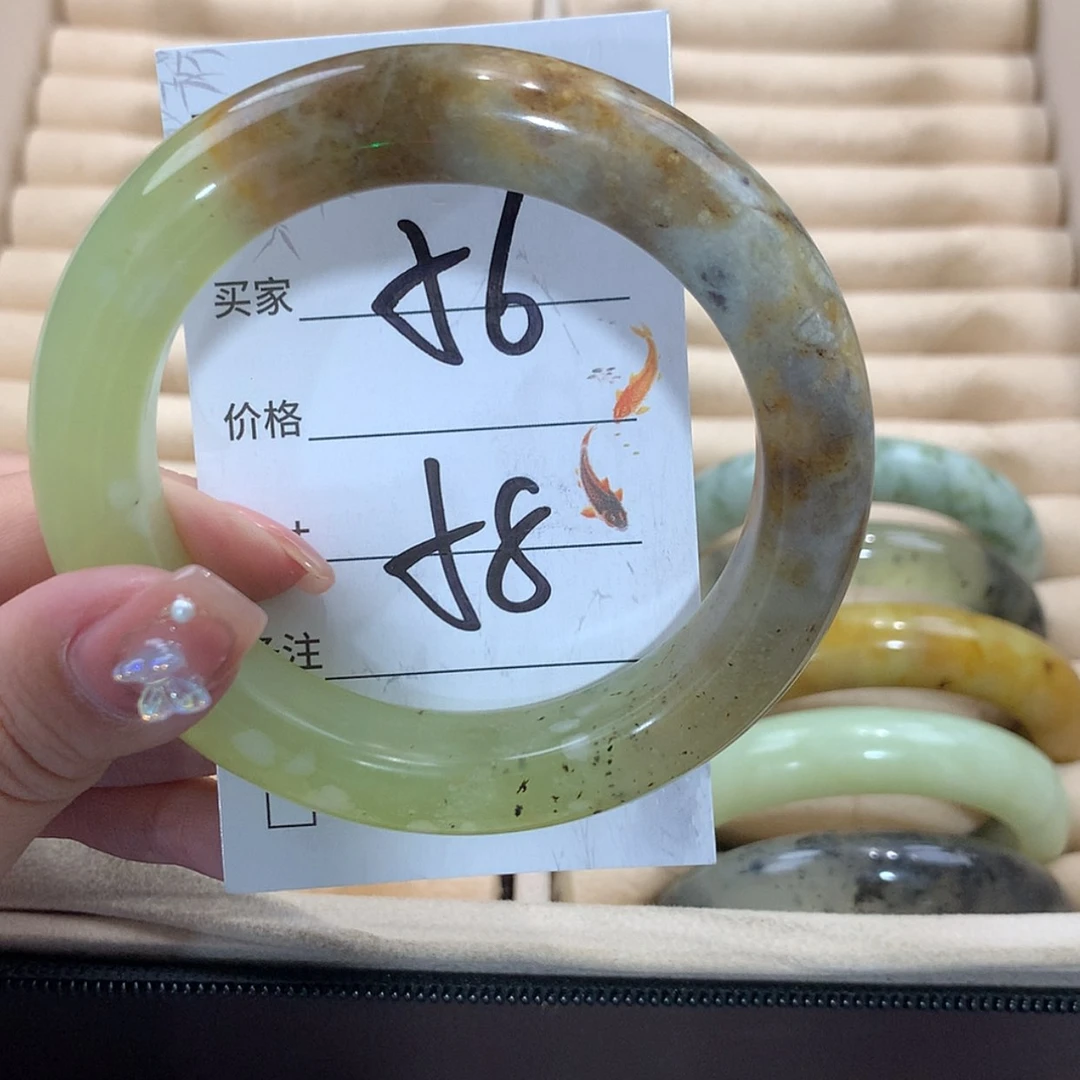 【闪购商品】未镶嵌蛇纹石玉手镯