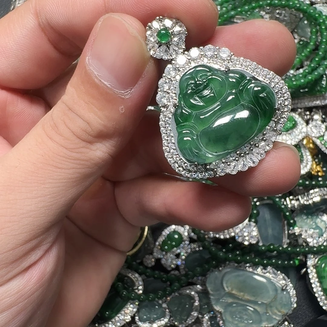 翡翠未镶嵌颈饰天然A货翡翠放漏