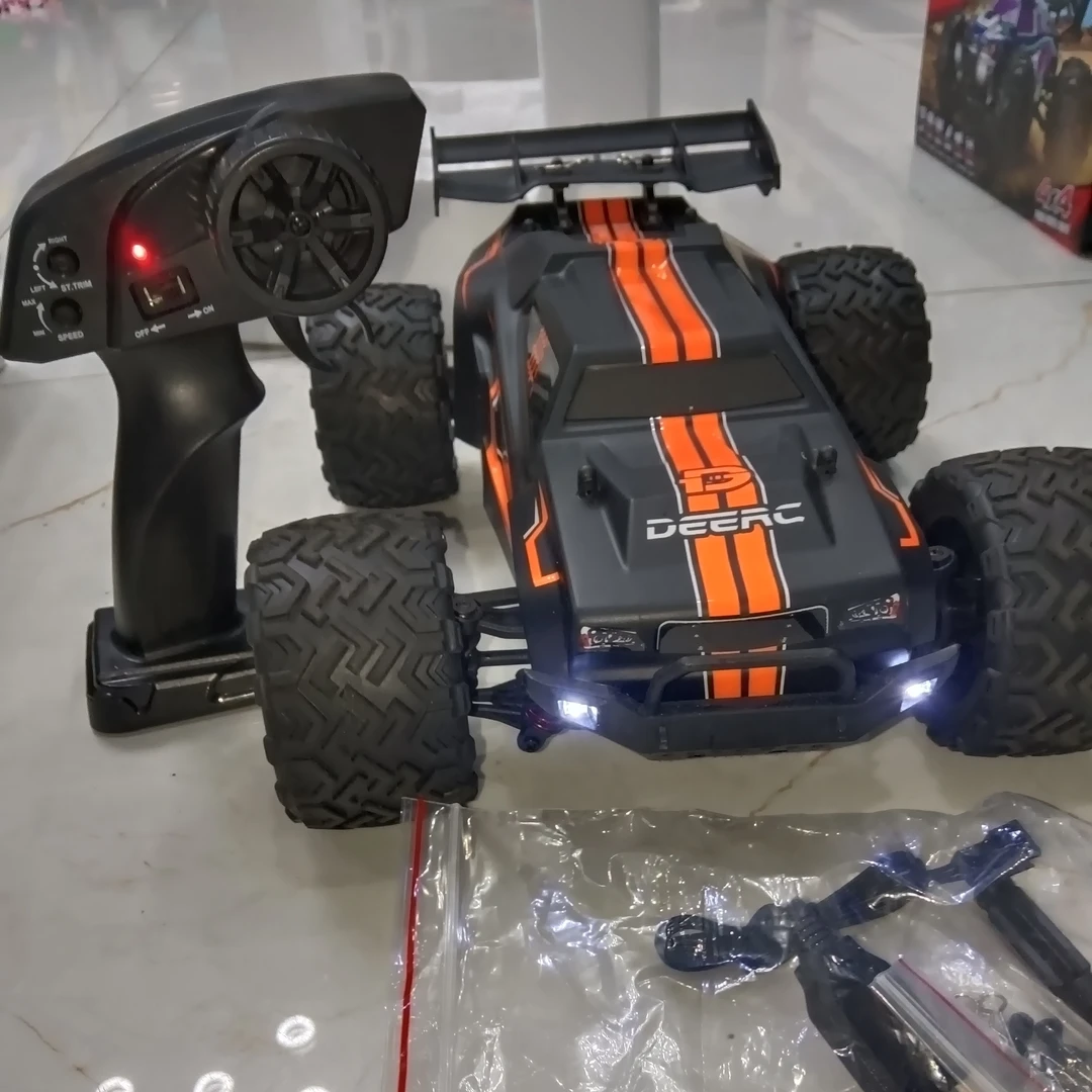 1：16全比例四驱大脚车，高速遥控车，速度50KM，成色：9新